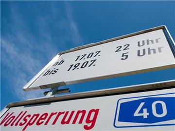 Der Himmel über der Ruhr ist blau.
