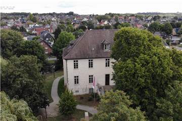 Der Historiker Dieter Gewitzsch hat einen Online-Vortrag zur Geschichte der Burg Botzlar zusammengestellt.