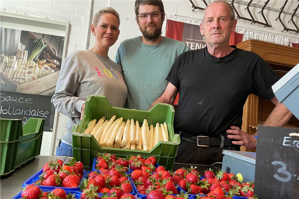 Das war das Jahr 2022: Tierisches, Kriminelles, Abriss und Neubau im Rückblick Der Hofladen Tenkhoff schließt Mitte Juni. Die Familie Tenkhoff gibt den Anbau von Erdbeeren und Spargel auf.