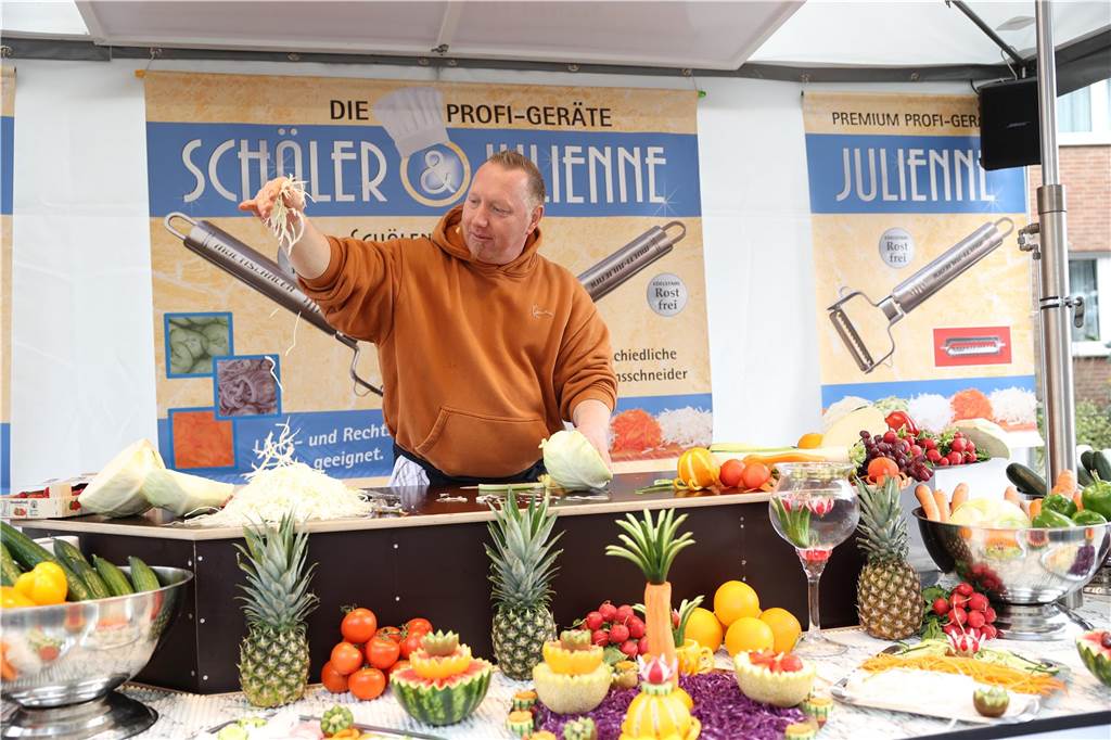 Veranstaltungen 2025: Prinz und Prinzessin, Promis und ganz viel Musik Der Hollandmarkt in Nordkirchen vereint Händlerinnen und Händler verschiedener Branchen.