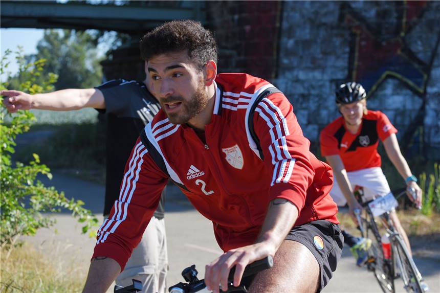 Holzpfosten-Absage wegen Corona: Kein Triathlon und kein Holz-Cup Der Holzpfosten-Triathlon, hier ein Foto aus dem Vorjahr in den Ruhrwiesen, fällt in diesem Jahr aus.