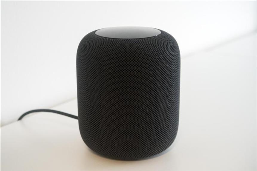 Starker Sound und Siri-Schwächen mit Apples HomePod Der HomePod kann derzeit nur im Apple-Universum bestehen. Er ist das, was US-Amerikaner einen „walled garden“ nennen, also einen abgeschirmten Garten hinter einer Mauer. Foto: Andrea Warnecke