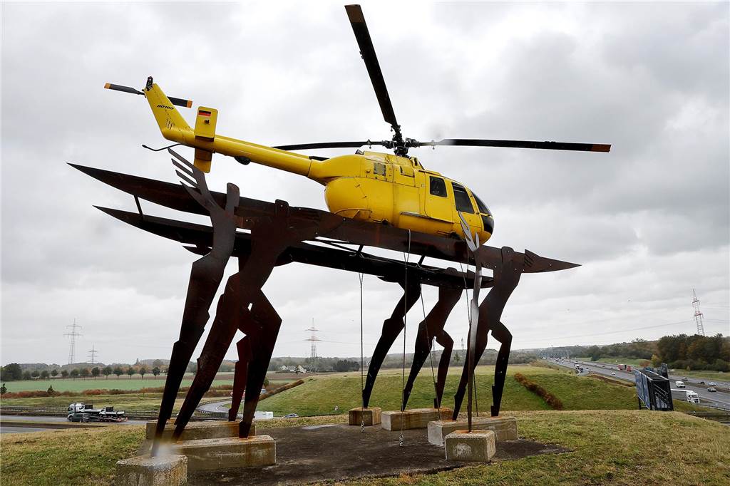 Sperrung im Kamener Kreuz angekündigt: Umleitung über viele Kilometer Der Hubschrauber im Kamener Kreuz. Jeder, der auf den Autobahnen in Nordrhein-Westfalen unterwegs ist, hat ihn bestimmt schon einmal gesehen.