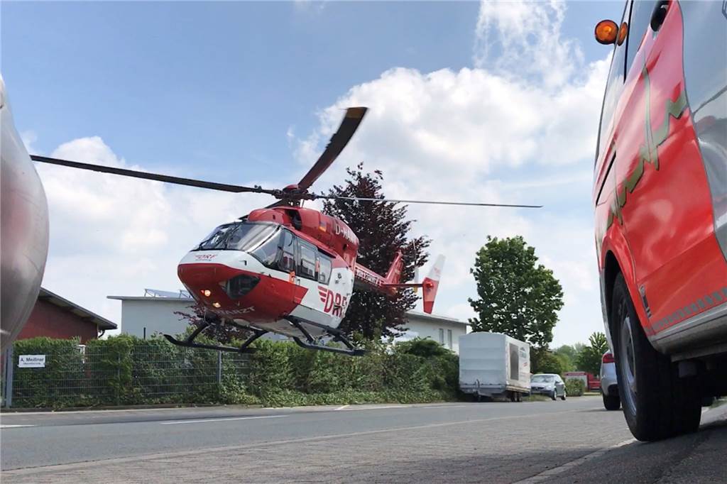 Fliegende Lebensretter: Pilot erklärt Dortmunds Rettungshubschrauber Der Hubschrauber kann auch auf relativ schmalen Straßen landen.