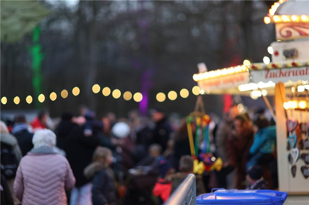 Der Hüttenzauber in Südkirchen hat viele Menschen begeistert. Von jung bis älter.