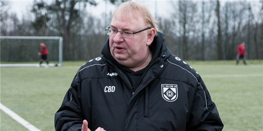 Hullerns Matchwinner hat ein Problem - Trainer spricht Warnung ans Team aus Der Hullerner Trainer Christoph Bafs-Dudzik konnte sich nach drei Niederlagen über den ersten Ligasieg freuen.