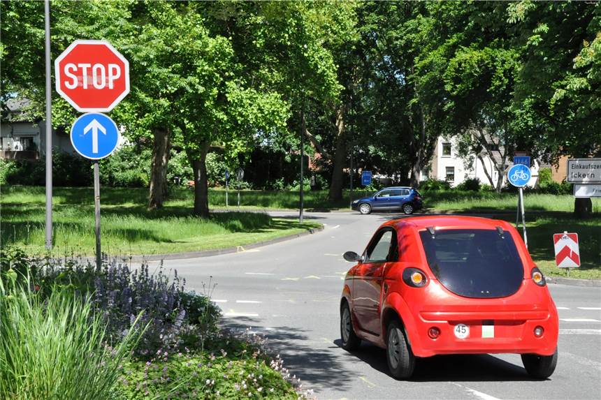 62-jähriger Autofahrer bei Unfall am Ickerner Knoten schwer verletzt Der Ickerner Knoten: Hier trifft die Recklinghauser Straße auf die Ickerner Straße.