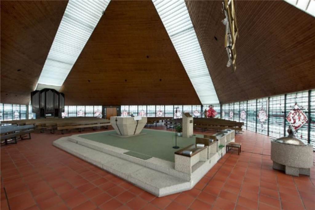 „Mustergültig“: Heilig-Kreuz-Kirche soll ein Denkmal werden Blick in den Innenraum der Kirche