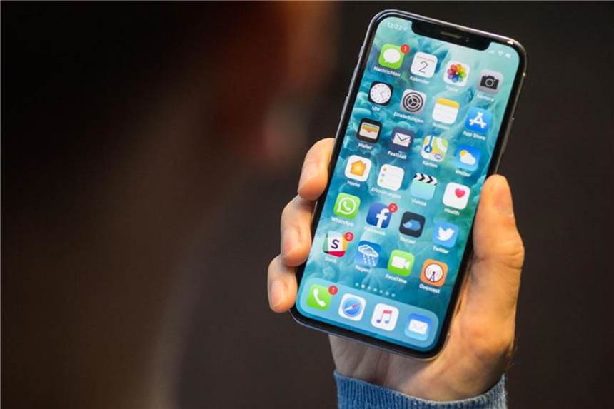 iPhone X belebt Apple-Geschäft Der iPhone-Absatz von Apple legte um ein Prozent auf 41,3 Millionen Geräte zu und lag damit leicht unter den Expertenschätzungen. Foto: Lino Mirgeler