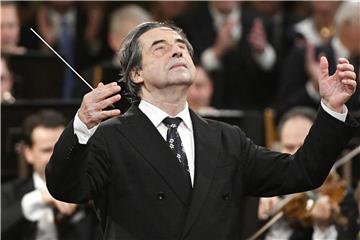 Der italienische Dirigent Riccardo Muti und die Wiener Philharmoniker haben sich in Berlin angesagt. Foto: Hans Punz
