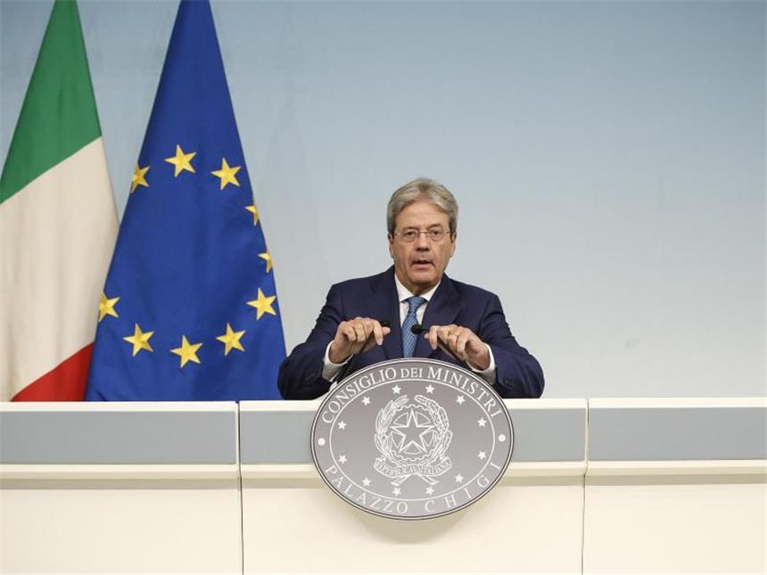 Rom beschließt Einsatz gegen Schlepper vor Libyen Der italienische Ministerpräsident Paolo Gentiloni im Palazzo Chigi in Rom. Die italienische Regierung hat einen Einsatz der Marine zur Unterstützung der libyschen Küstenwache beschlossen, um Menschenschmuggel zu bekämpfen. Foto: Giuseppe Lami