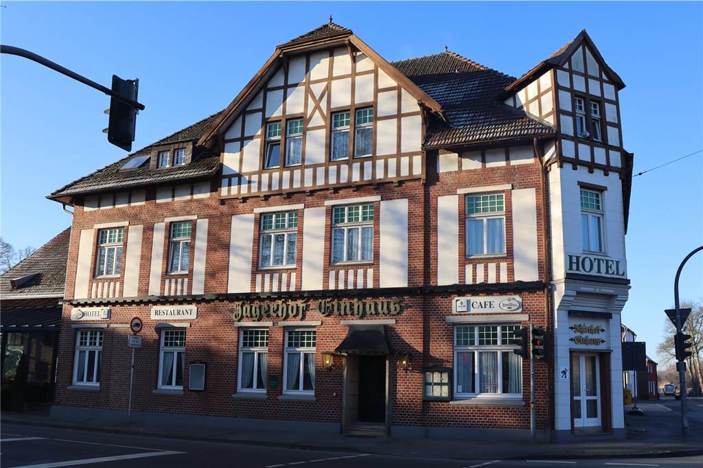 Eine Ära geht zu Ende: Jägerhof Einhaus bald unter neuer Leitung Der Jägerhof Einhaus von außen