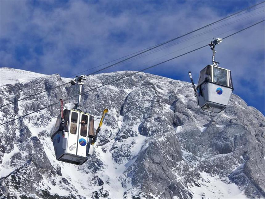 Reise-Splitter: Von Gipfelbahn bis Holoverse Der Jenner am Königssee bekommt eine neue Gipfelbahn. Foto: Jennerbahn/dpa