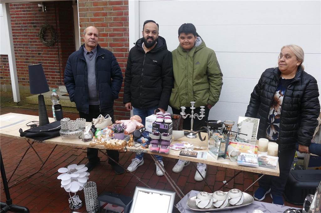 Der Josefsmarkt in Südlohn ist am Sonntag wieder sehr gut besucht gewesen. Die Gäste hatten beim Schlendern an den zahlreichen Ständen viel Gelegenheit, nach einem Schnäppchen Ausschau zu halten.