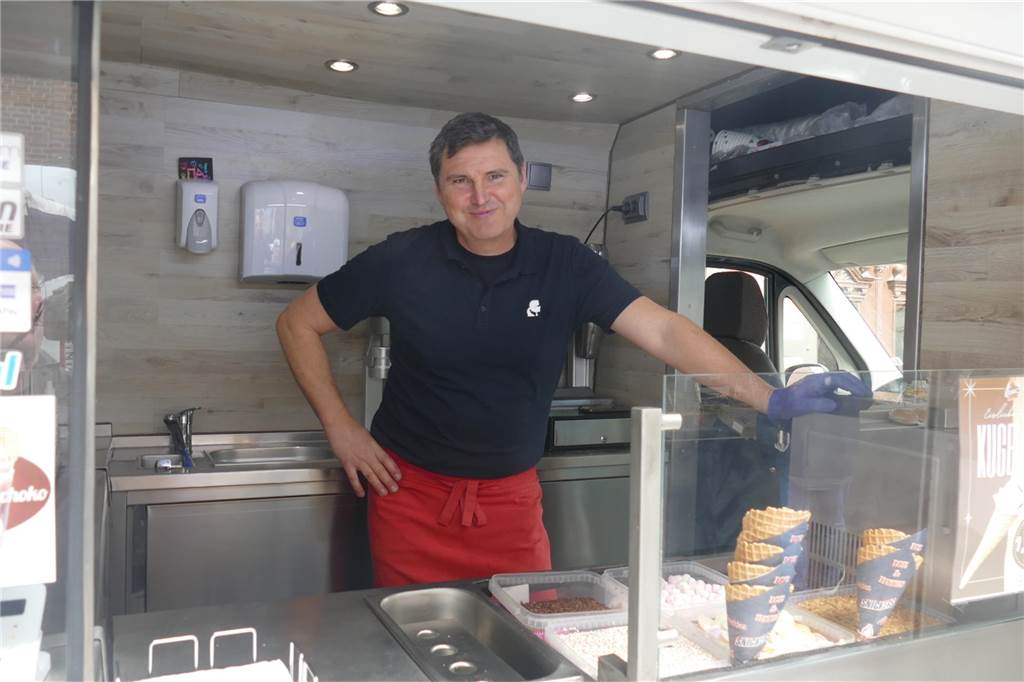 Der Josefsmarkt in Südlohn ist am Sonntag wieder sehr gut besucht gewesen. Die Gäste hatten beim Schlendern an den zahlreichen Ständen viel Gelegenheit, nach einem Schnäppchen Ausschau zu halten.