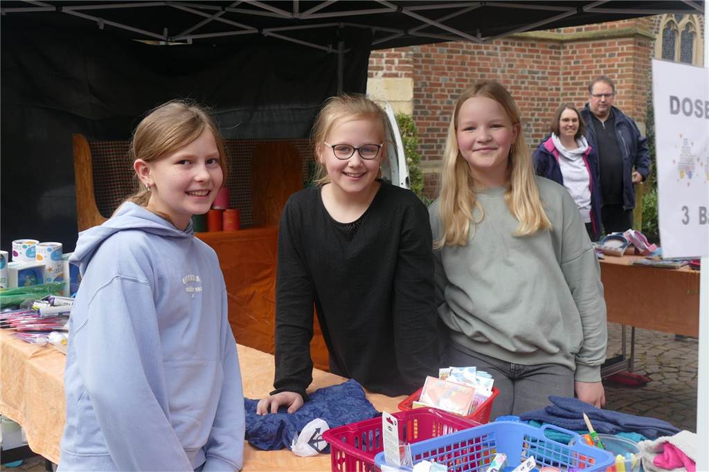 Der Josefsmarkt in Südlohn ist am Sonntag wieder sehr gut besucht gewesen. Die Gäste hatten beim Schlendern an den zahlreichen Ständen viel Gelegenheit, nach einem Schnäppchen Ausschau zu halten.