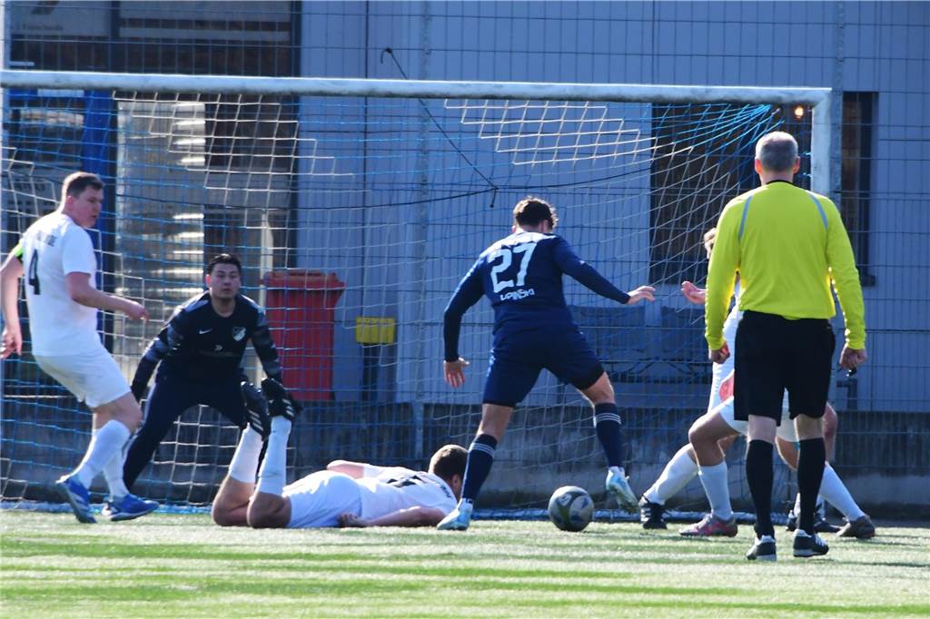 Der Jubel war groß bei der Frohlinder Reserve: Der FCF III gewann das Topspiel gegen den VfR Rauxel.
