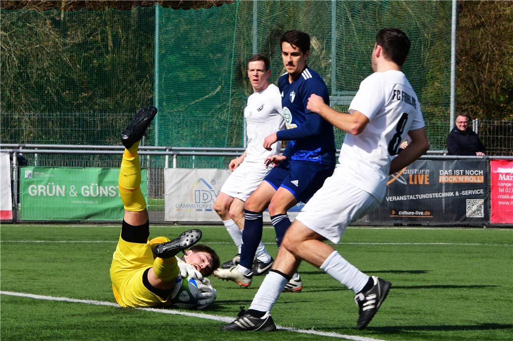 Der Jubel war groß bei der Frohlinder Reserve: Der FCF III gewann das Topspiel gegen den VfR Rauxel.