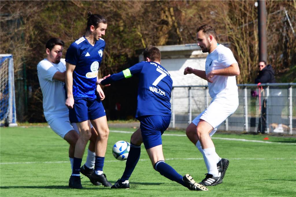Der Jubel war groß bei der Frohlinder Reserve: Der FCF III gewann das Topspiel gegen den VfR Rauxel.
