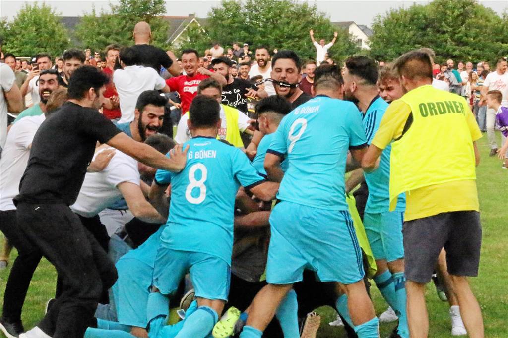Kreisliga-Finale oder nicht? Fußballverband legt Anzahl der Aufsteiger fest Der Jubel war riesengroß, als die IG Bönen das Aufstiegsspiel gegen den TSC Kamen gewonnen hat.