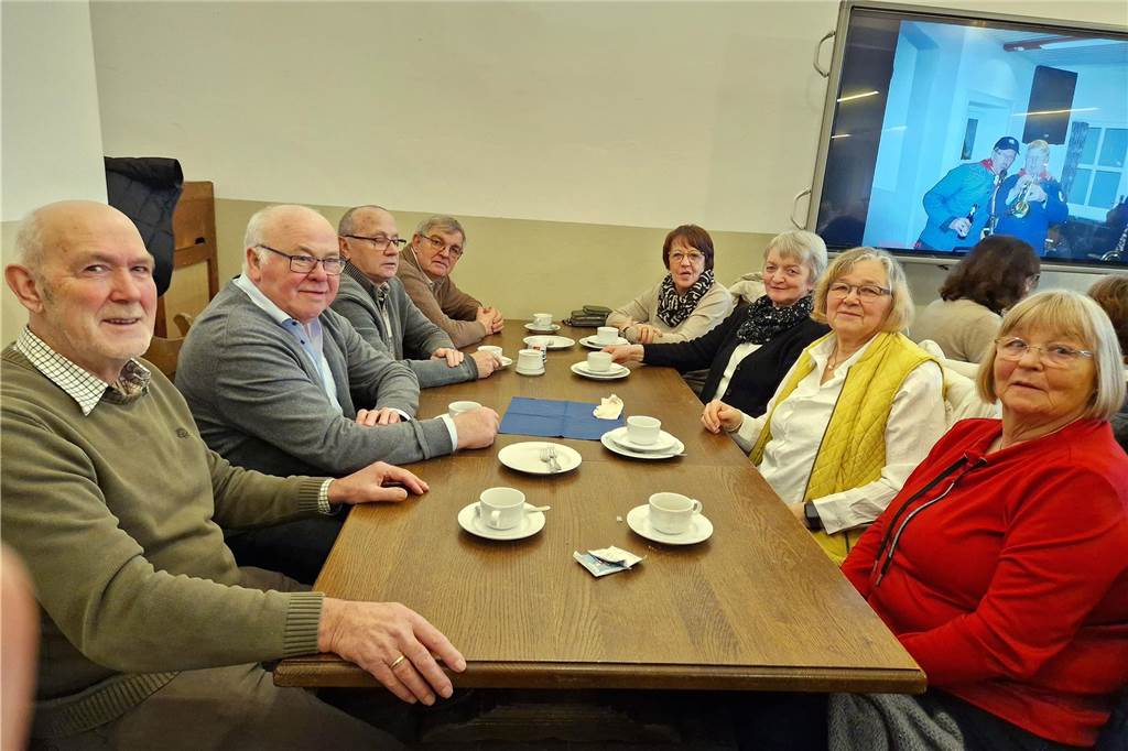 Der Kälte trotzend versammelten sich am Sonntag (12. Januar) viele Heeker auf dem Eppingschen Hof, um dort den Schlöffkenmarkt zu besuchen. Im Anschluss wartete ein gemütliches Beisammensein bei Kaffee und Kuchen.