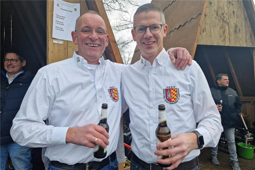 Der Kälte trotzend versammelten sich am Sonntag (12. Januar) viele Heeker auf dem Eppingschen Hof, um dort den Schlöffkenmarkt zu besuchen. Im Anschluss wartete ein gemütliches Beisammensein bei Kaffee und Kuchen.