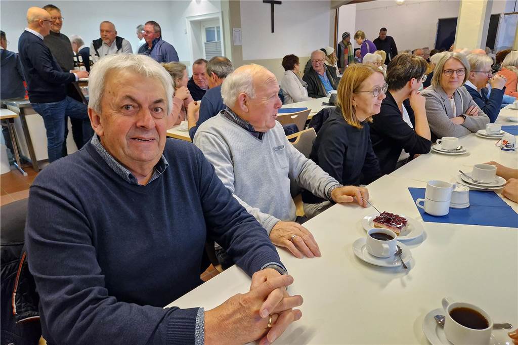 Der Kälte trotzend versammelten sich am Sonntag (12. Januar) viele Heeker auf dem Eppingschen Hof, um dort den Schlöffkenmarkt zu besuchen. Im Anschluss wartete ein gemütliches Beisammensein bei Kaffee und Kuchen.