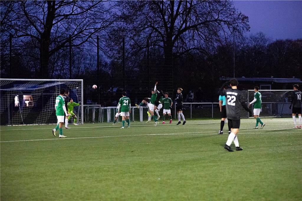 Der Kampf der SG Suderwich wurde am Ende nicht belohnt, trotz zweimaliger Führung musste sich der Außenseiter durch einen starken Schlussspurt des TuS Haltern am See mit 2:6 geschlagen geben.