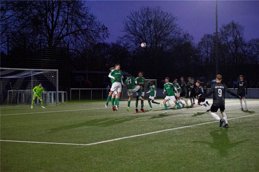 Der Kampf der SG Suderwich wurde am Ende nicht belohnt, trotz zweimaliger Führung musste sich der Außenseiter durch einen starken Schlussspurt des TuS Haltern am See mit 2:6 geschlagen geben.