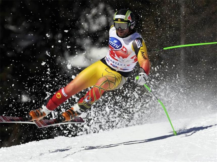 Cuche gewinnt Heim-Weltcup - Keppler an Tor vorbei Der Kanadier Jan Hudec erkämpft sich hinter Cuche Platz zwei. Foto: Jean-Christophe Bott
