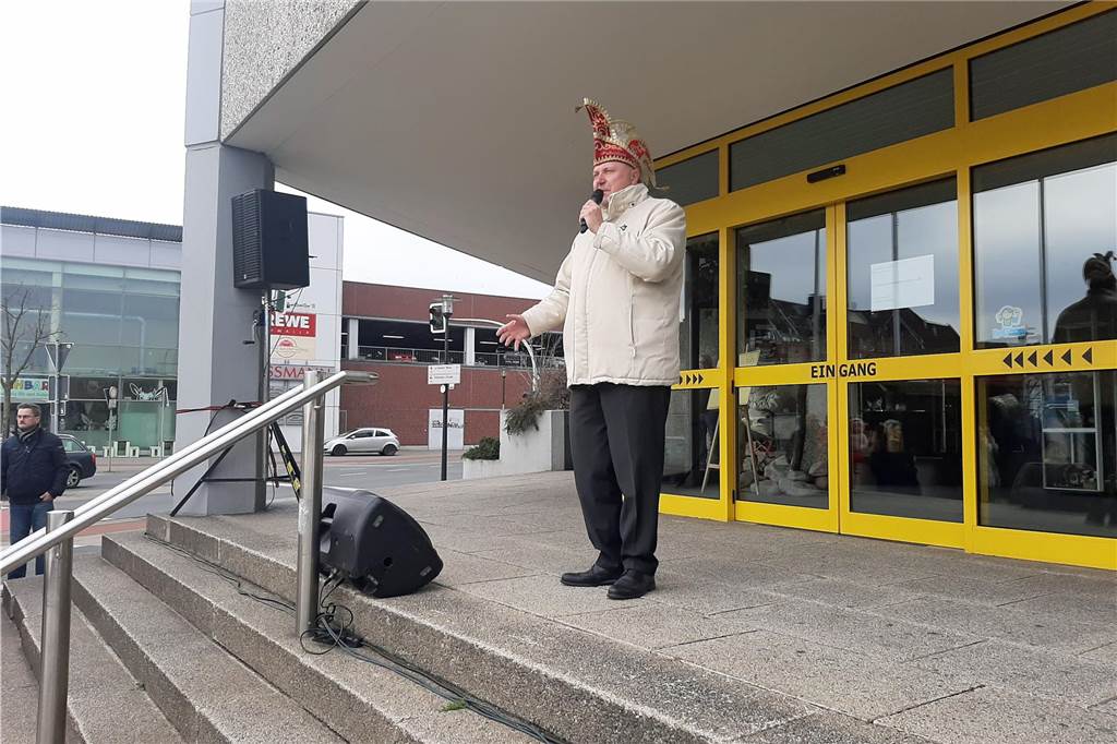 Der Karnevals-Fan moderierte im Jahre 2020 die Schlüsselübergabe vor dem Stadthaus Werne.