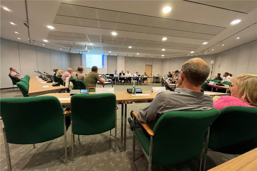 Planer legen erste Entwürfe für Zweifach-Sporthalle an Klöcknerstraße vor Der KBW-Ausschuss tagte am 20. September im Stadthaus.