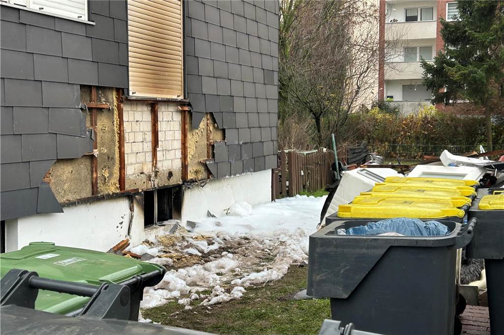 Mutmaßlicher Selmer Brandstifter muss in U-Haft: Versuchter Mord in 40 Fällen Der Kellerbrand richtete großen Schaden an.