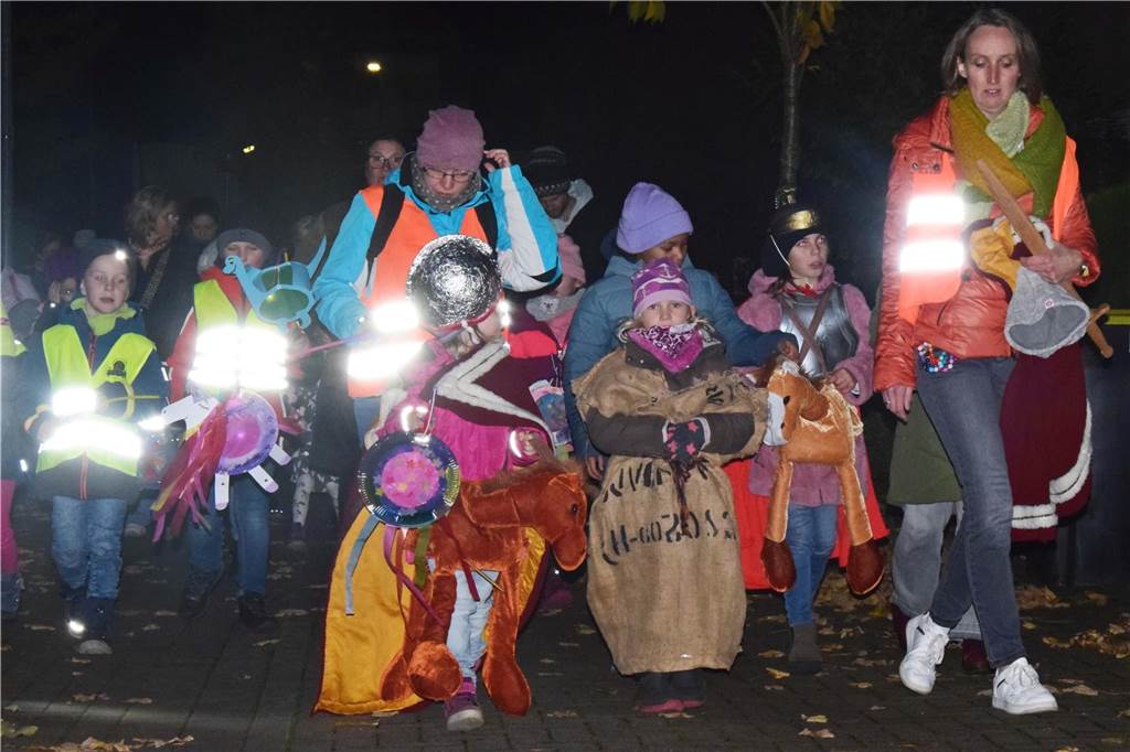 St. Martin in Sythen: Die besten Bilder vom Umzug in Sythen Martinszug Kindergarten St. Joseph in Haltern-Sythen