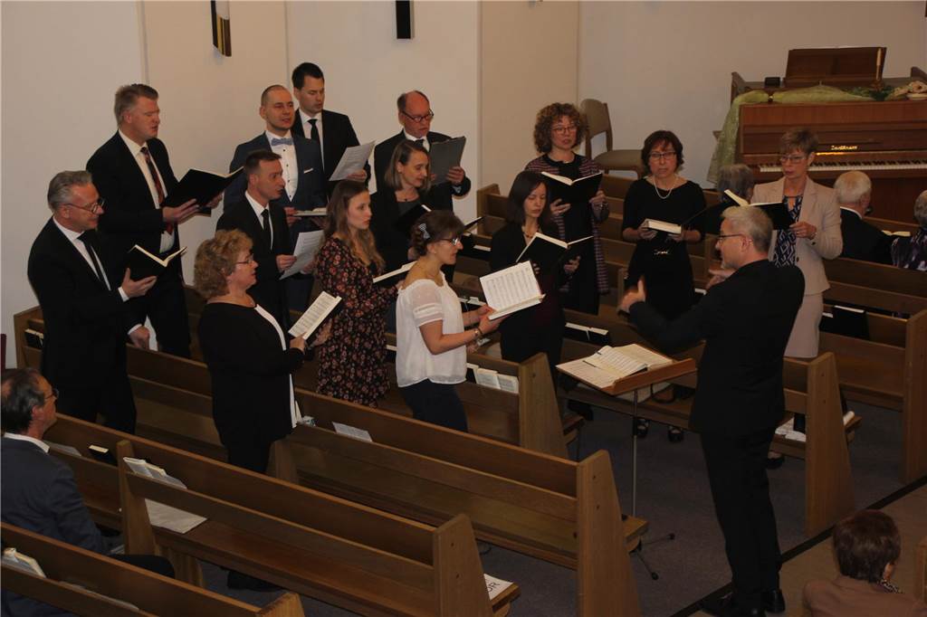 Neuapostolische Kirchengemeinde feiert letzten Gottesdienst in Brambauer Der Kirchenchor der NAK-Gemeinde Brambauer sorgte beim Gottesdienst für Musik.