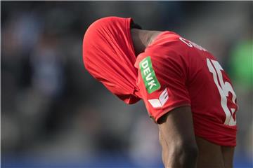 Der Kölner Jhon Cordoba kann die Niederlage in Berlin nicht fassen. Foto: Ralf Hirschberger