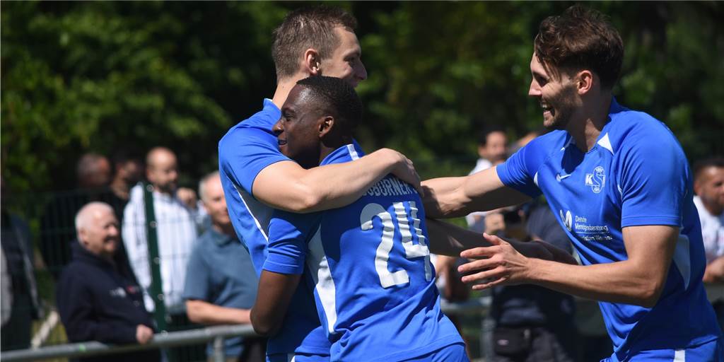 Sektdusche und 6 Interviews: So feiert der Königsborner SV den Aufstieg Der Königsborner SV ist Bezirksliga-Meister und feierte den Aufstieg in die Landesliga.