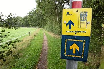 Der Kommiesenpatt beidseits der Grenze ist bei Touristen beliebt.
