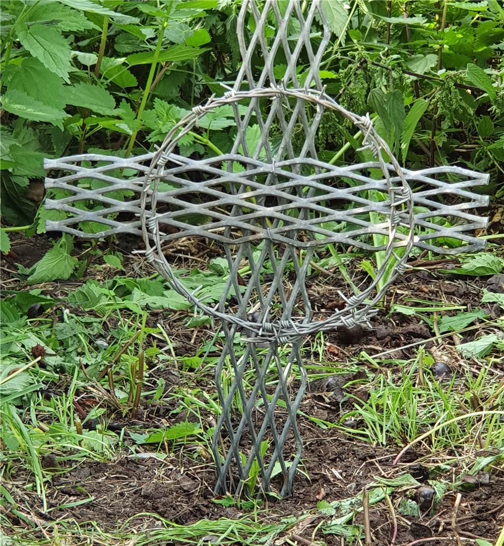 Was hat es mit dem mysteriösen Kreuz in den Ruhrwiesen auf sich? Der komplett Ausschnitt: das Kreuz in den Ruhrwiesen.