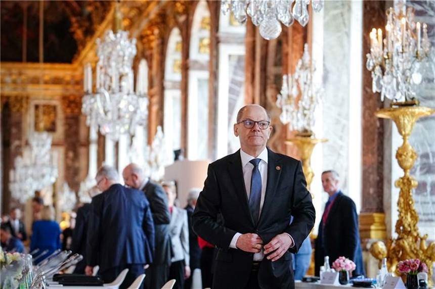 Krieg statt Aufbruch: Ampel nach 100 Tagen – schon jetzt mehr umgekrempelt als andere Regierungen Der Krieg in der Ukraine führt zu einer Zeitenwende in der deutschen Regierungspolitik unter Kanzler Scholz.