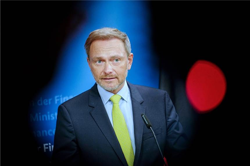 Lindner: 40 Cent Tank-Rabatt effektiver als Steuersenkung Der Krieg in der Ukraine treibt den Öl- und die Kraftstoffpreise weiter drastisch in die Höhe.