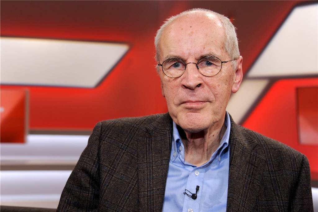 Ex-Opern-Chef trickst Enkeltrick-Betrüger aus – reihenweise Der Kriminologe Christian Pfeiffer, langjähriger Direktor des Kriminologischen Forschungsinstituts Niedersachsen, zu Gast in einer Talkshow.