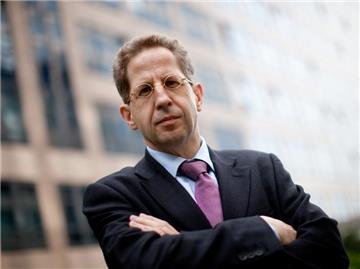 Der künftige Präsident des Bundesverfassungsschutzes, Hans-Georg Maaßen, vor dem Bundesinnenministerium in Berlin. Foto: Kay Nietfeld/Archiv