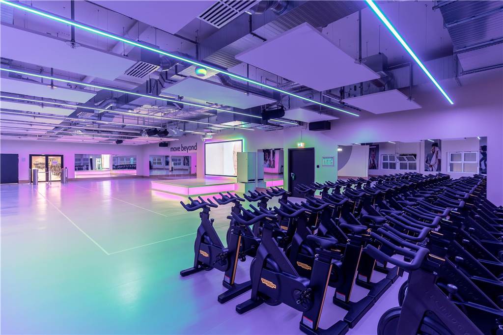 Ein Kursraum mit Ambilight (LED-Umgebungslicht): So soll es demnächst im Fitx-Studio in Dortmund-Kley aussehen.