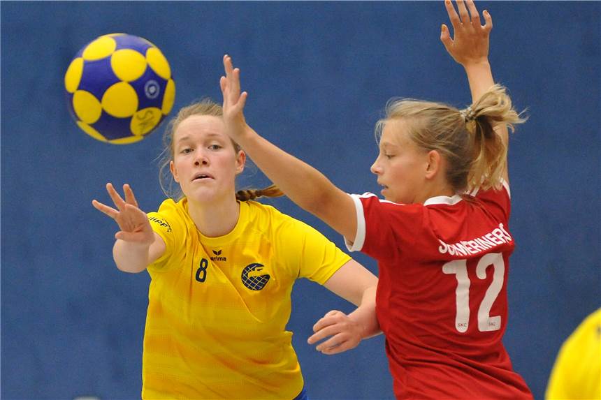KV Adler Rauxel verbessert eine Spezialität und gewinnt im Regionalliga-Duell Der KV Adler Rauxel (gelbes Trikot) gewann in der ersten Runde gegen den Schweriner KC 2.