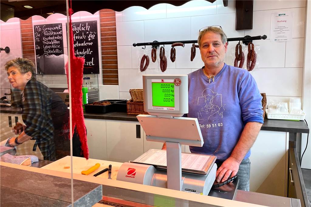 Der Ladenverkauf gibt Detlef Huth auf, Wurst und Fleischspezialitäten wird er aber weiterhin herstellen.
