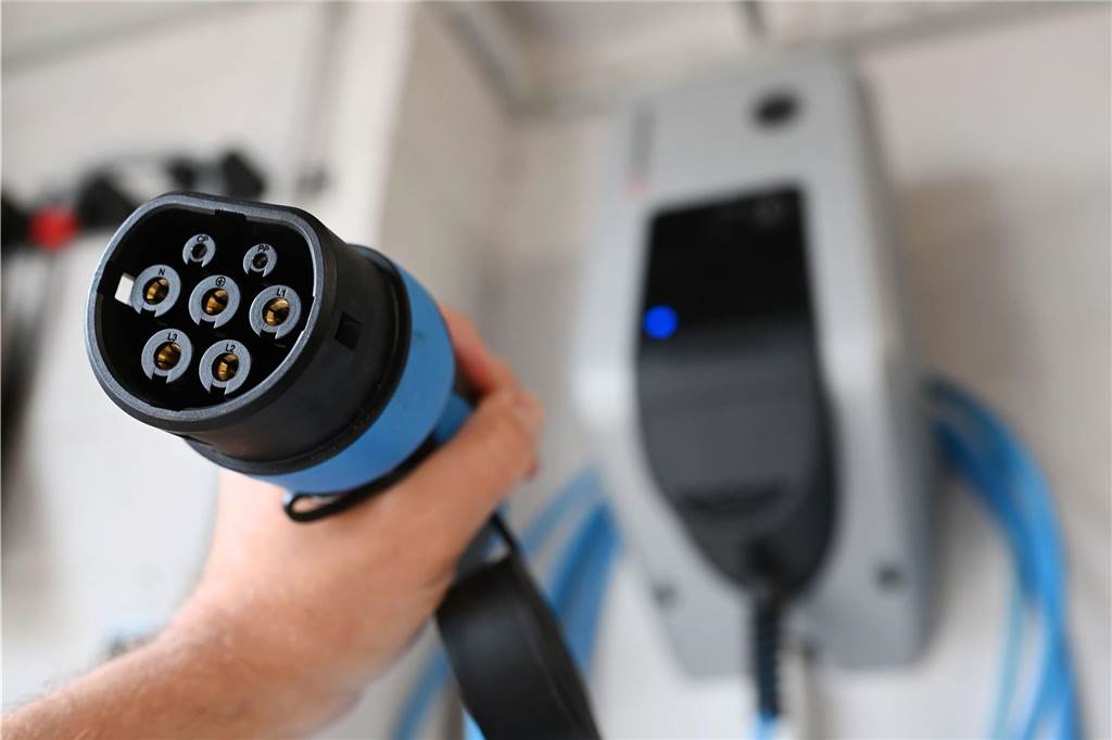 Elektromobilität: Zahl der E-Fahrzeuge ist in Haltern weiter gestiegen Ladestecker für eine private Wallbox