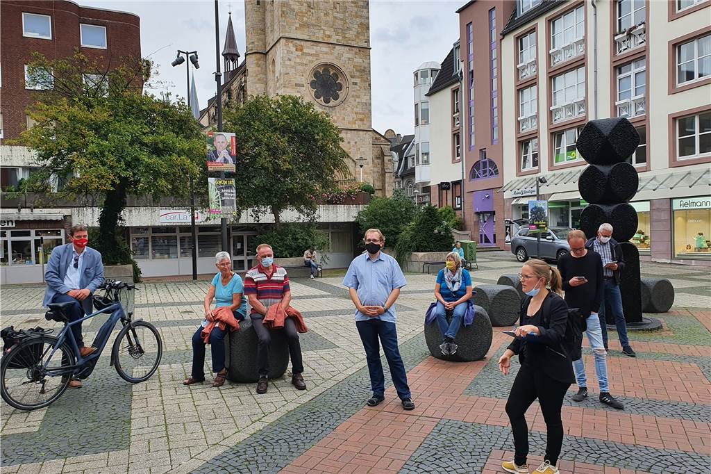 Am Münsterplatz soll es mehr Platz und Sicherheit für Fußgänger geben Der Lambertusplatz wurde als Gesamtkunstwerk gestaltet, erläuterte Bürgermeister Rajko Kravanja.