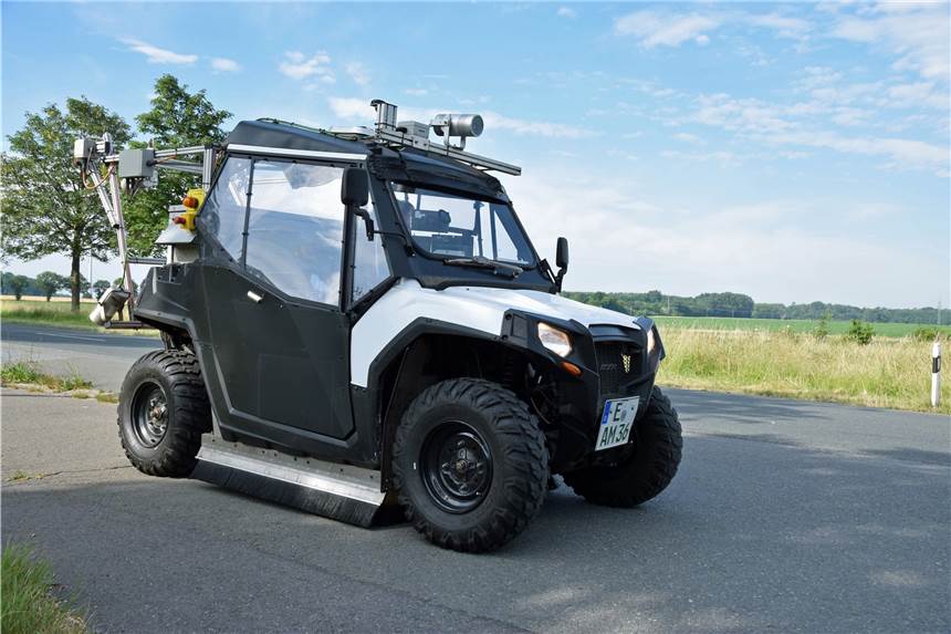 Laser-Buggy geht Schäden an Radwegen auf den Grund Der Laser-Buggy ist vollgestopft mit Technik und soll auch kleinste Schäden an Radwegen erkennen können.