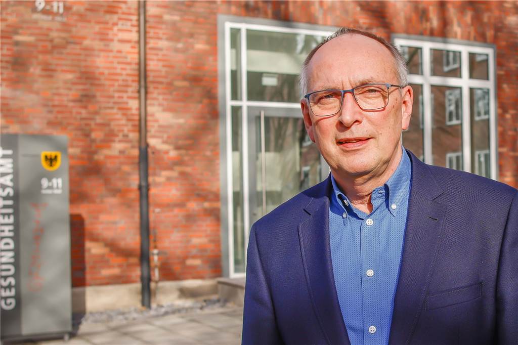 Inzidenz mehr als verdoppelt: Zwei Stadtbezirke in Dortmund stechen heraus Der Leiter des Dortmunder Gesundheitsamts, Dr. Frank Renken